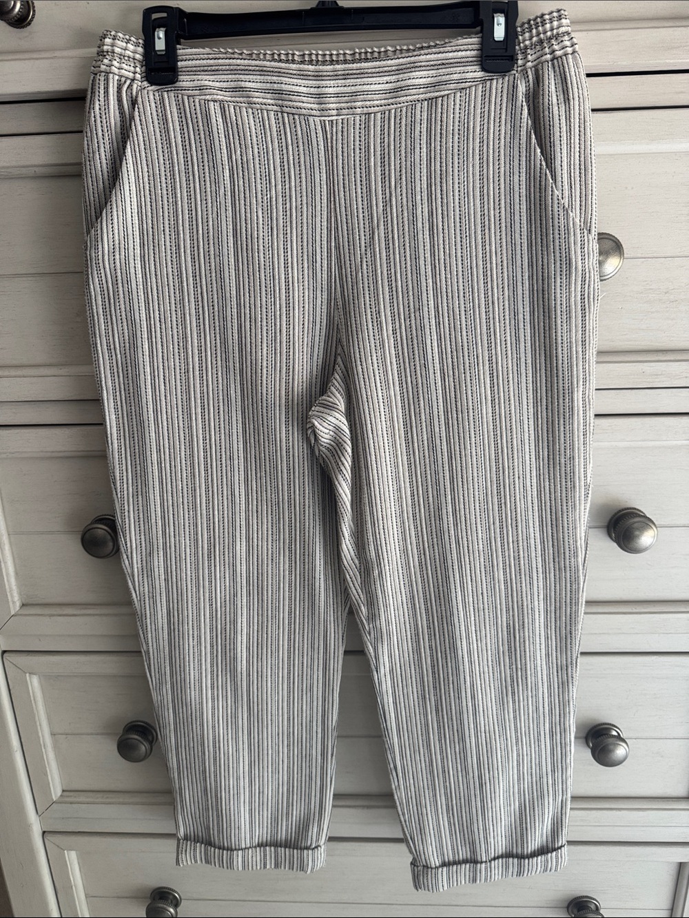 Sienna Sky Cream and Black Striped Cropped Pull-On Pants SZ Large